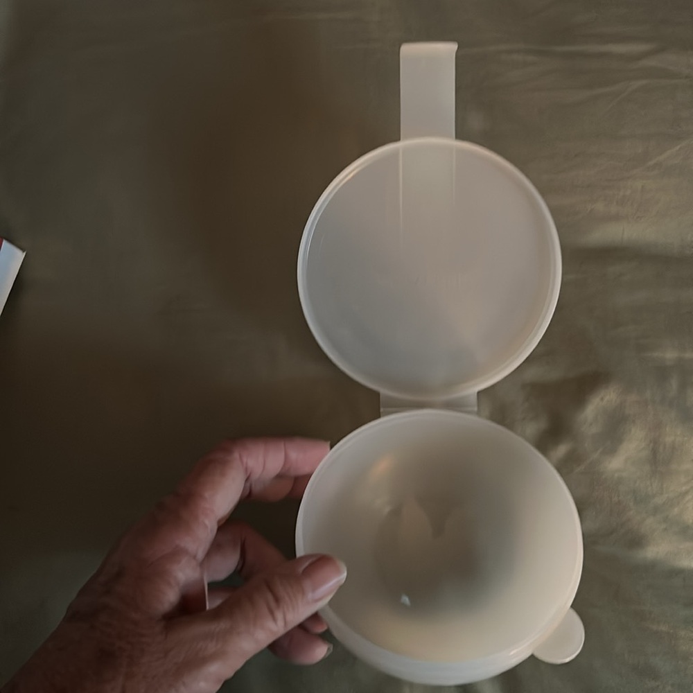 Tupperware ✂️ - Picture 4 of 4